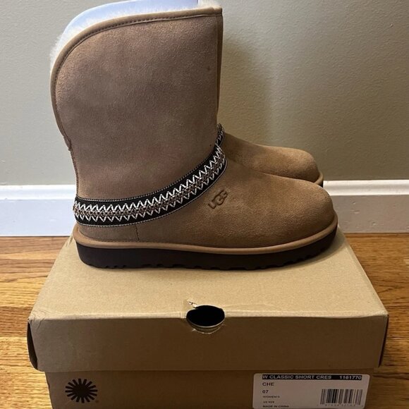 NEW UGG Classic Short Crescent Bootie - US 7 / Brown - Picture 3 of 8